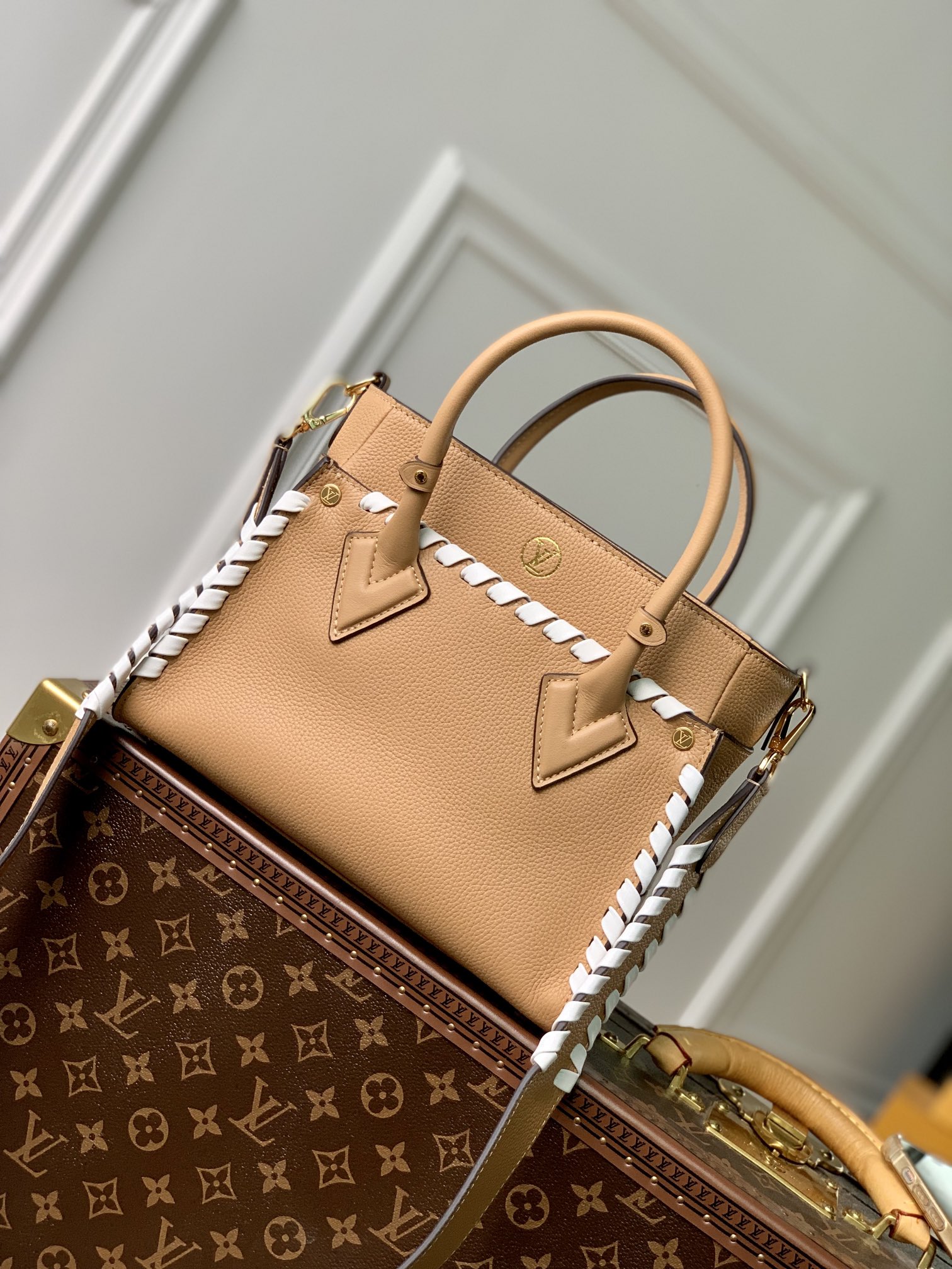 Louis Vuitton M21585 On My Side PM