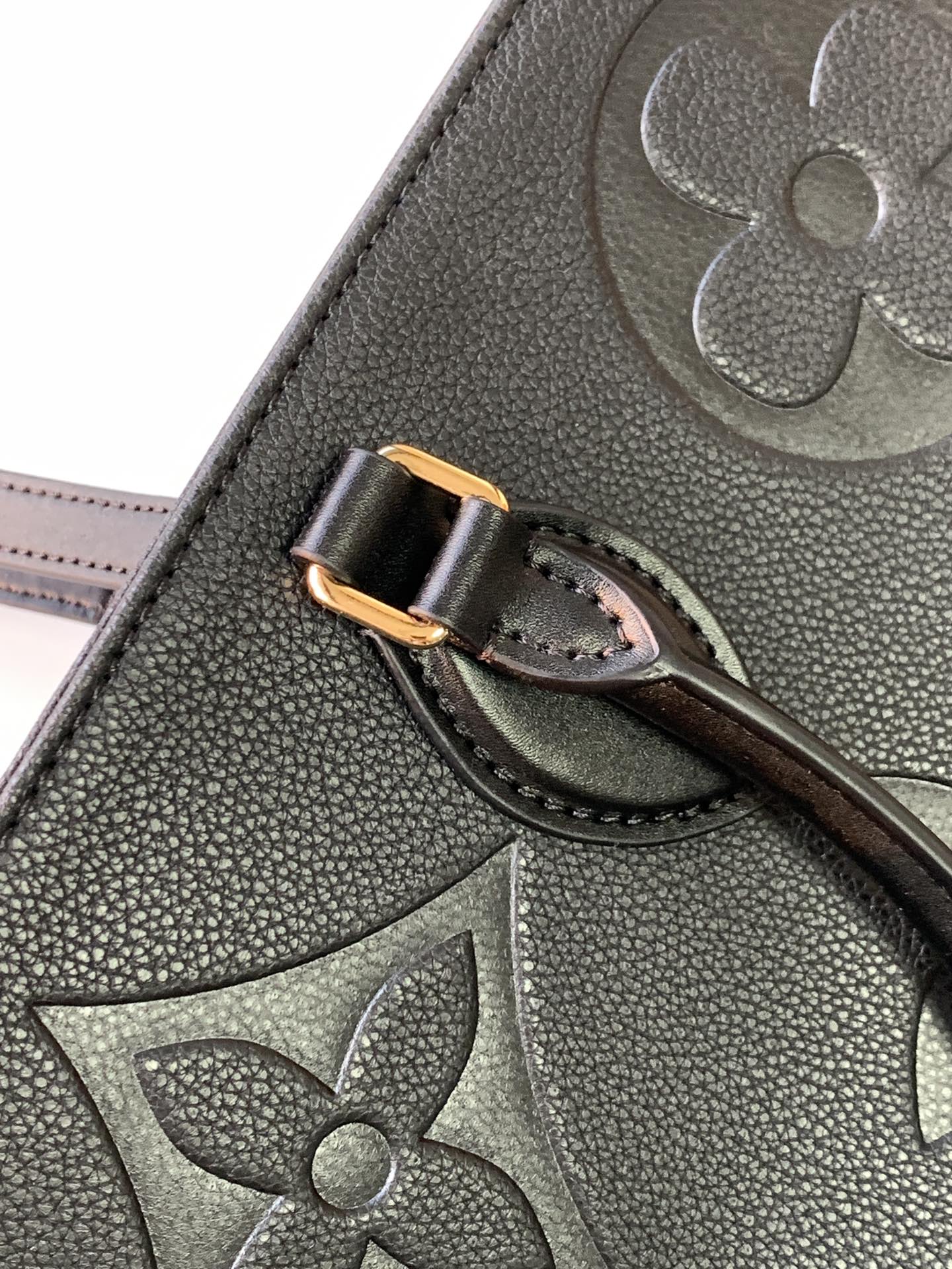 Louis Vuitton M44925 OnTheGo GM (3)