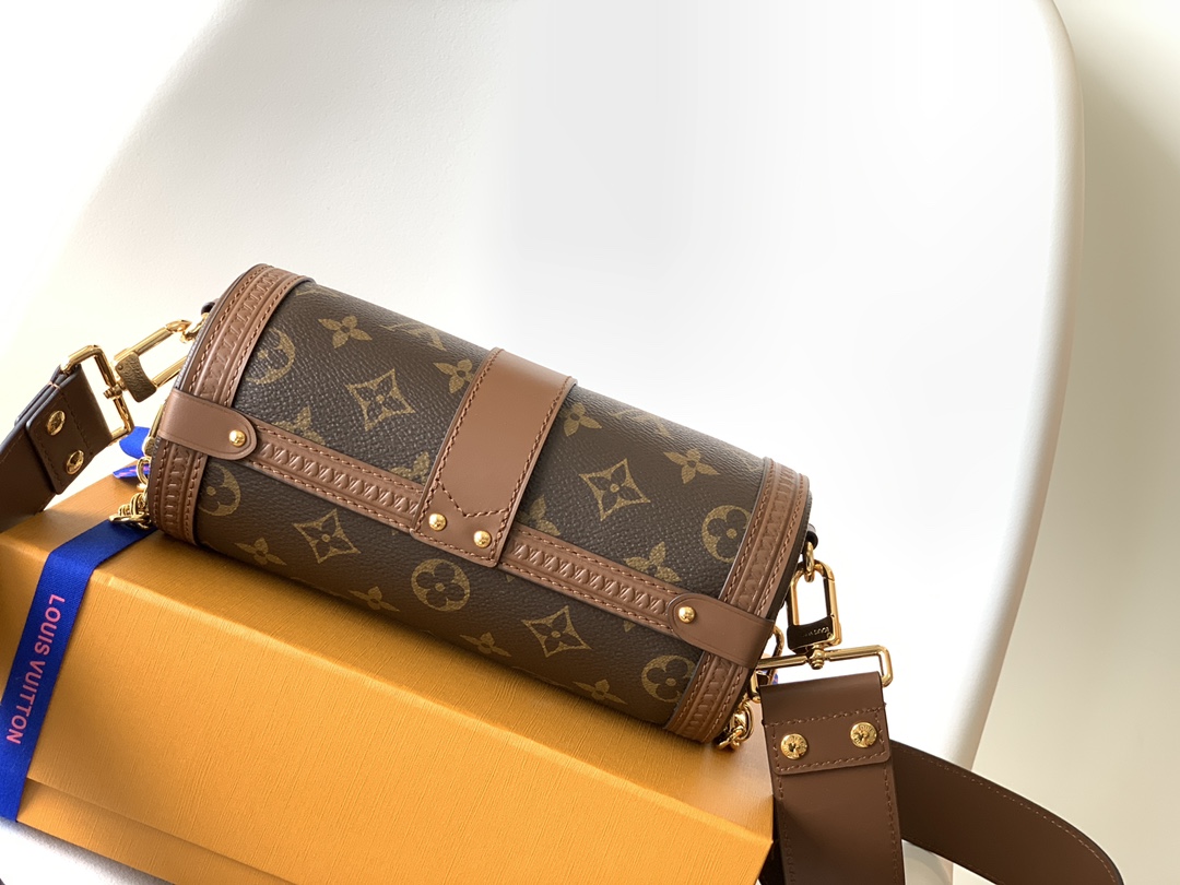 Louis Vuitton M57835 Papillon Trunk