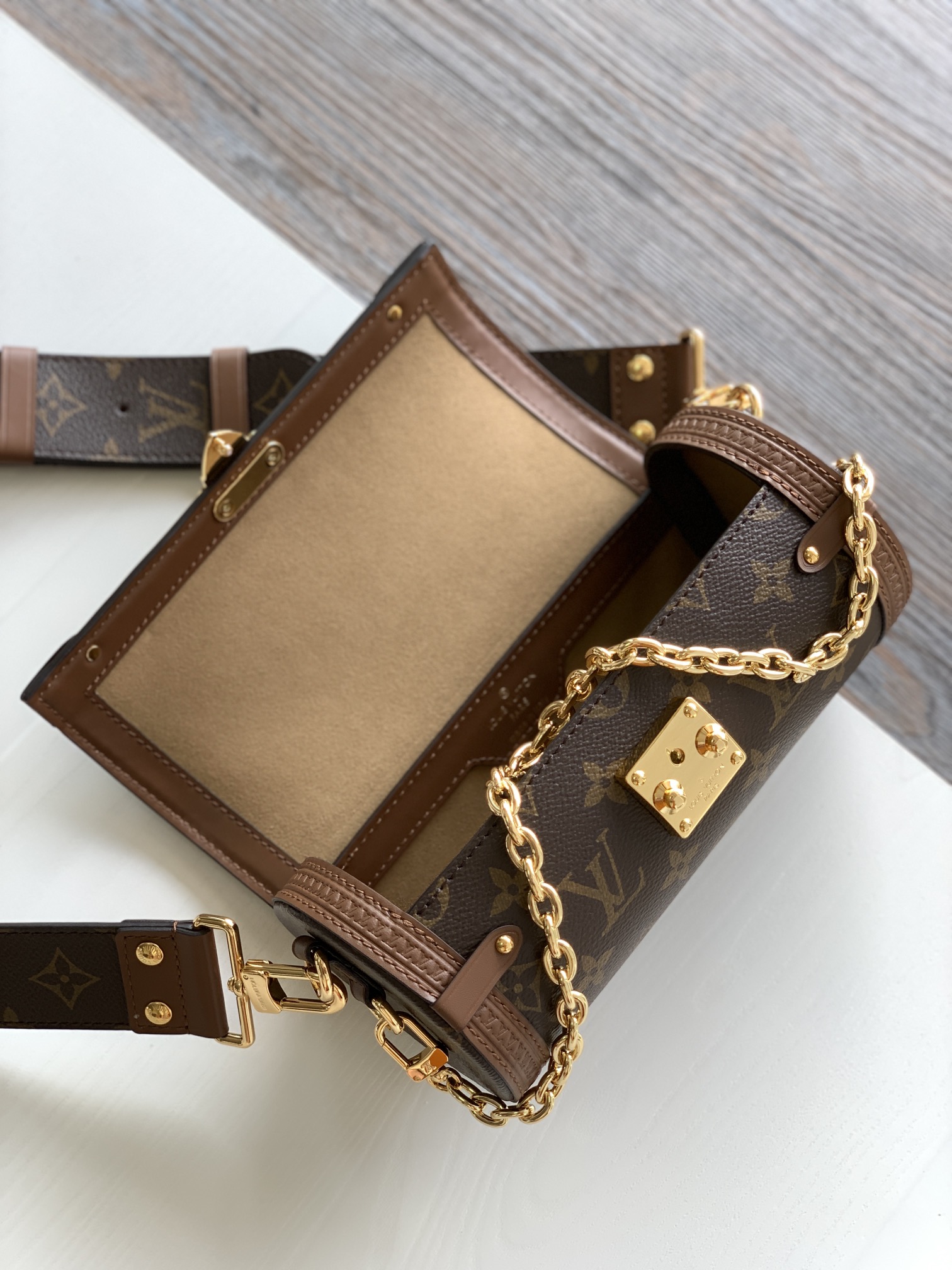 Louis Vuitton M57835 Papillon Trunk