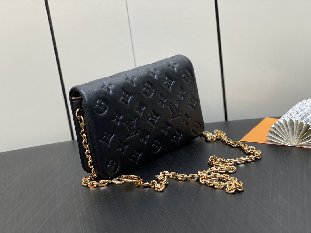 Louis Vuitton M82116 Pochette Coussin