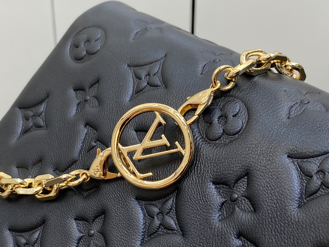 Louis Vuitton M82116 Pochette Coussin