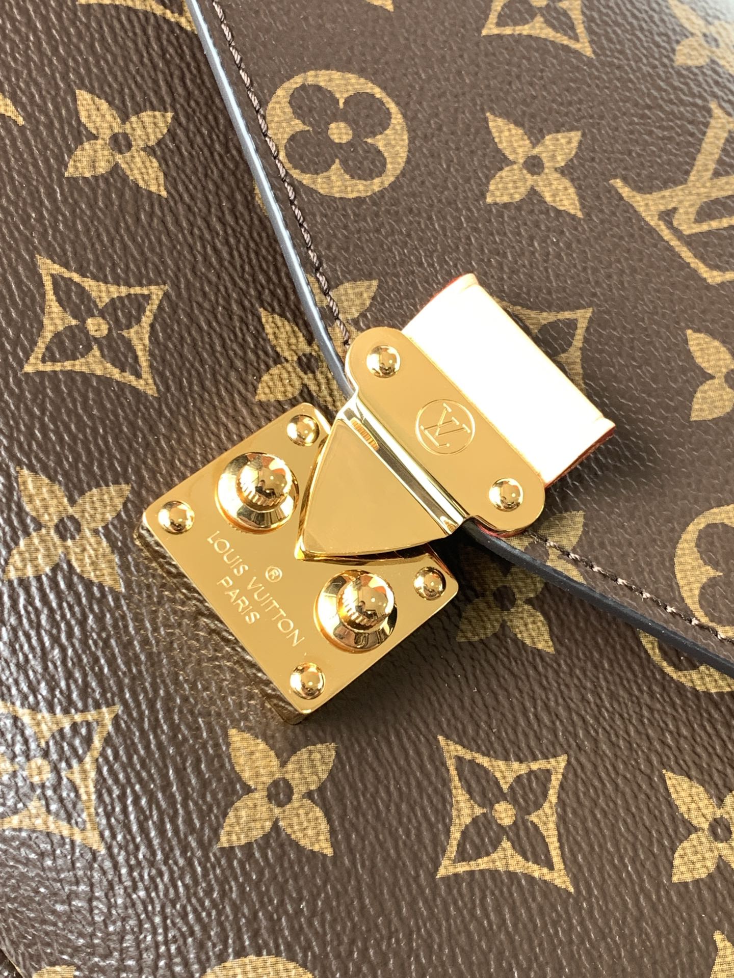 Louis Vuitton M44875 Pochette Métis (2)