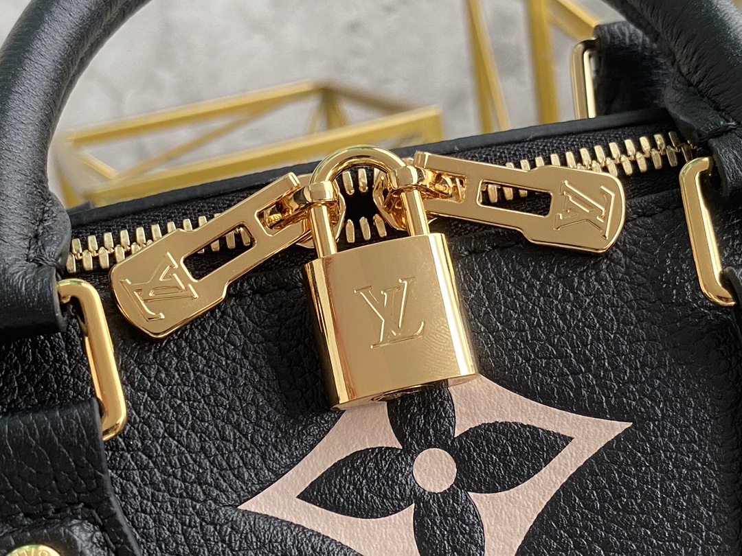 Louis Vuitton M58947 Speedy Bandoulière 25