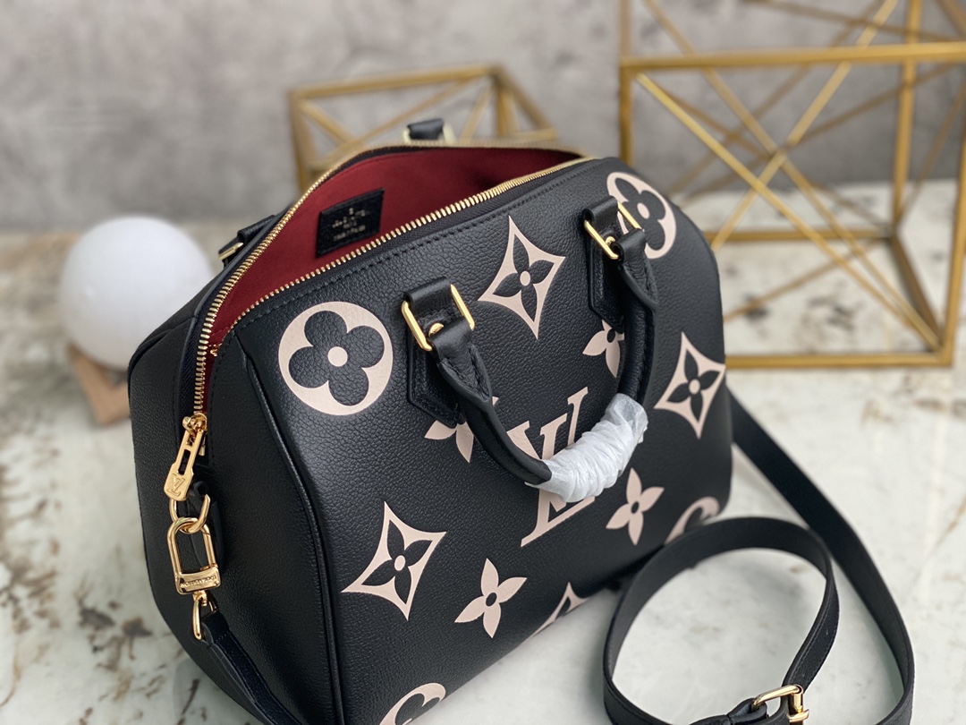 Louis Vuitton M58947 Speedy Bandoulière 25