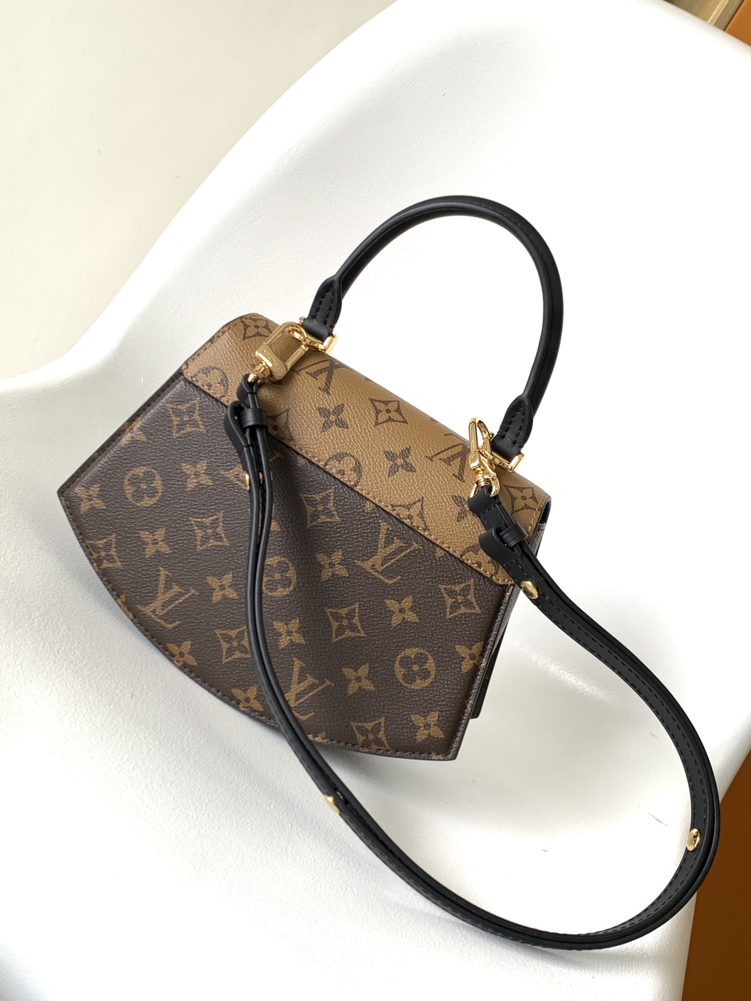 Louis Vuitton M46548 Tilsitt