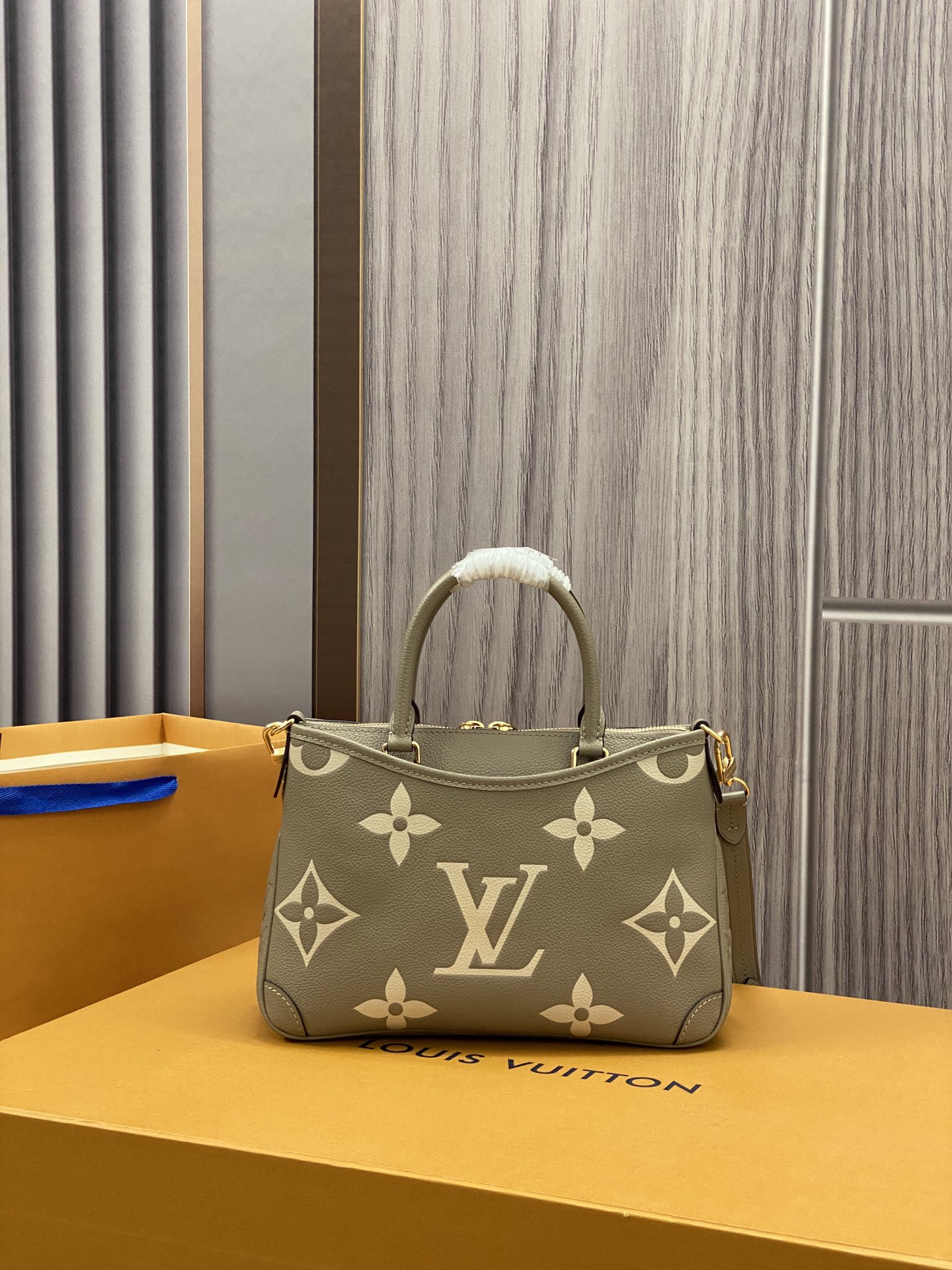 Louis Vuitton M46585 Trianon PM