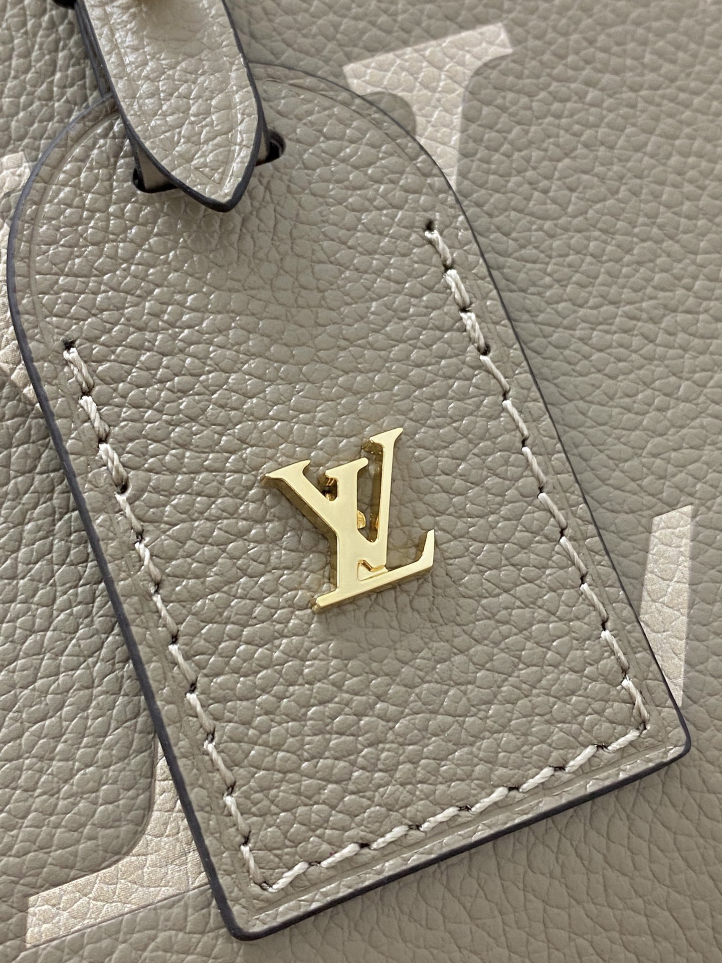 Louis Vuitton M46585 Trianon PM