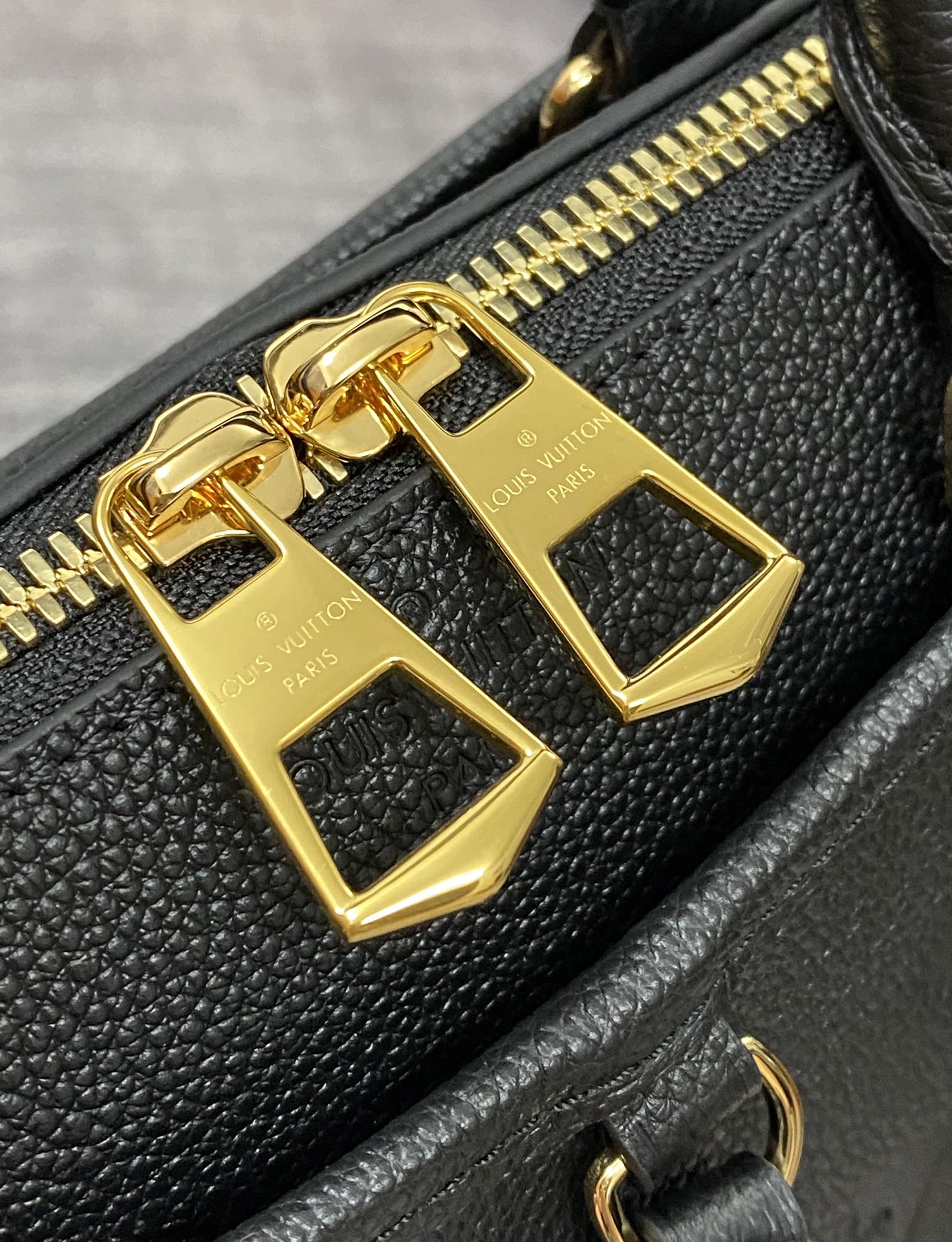 Louis Vuitton M46488 Trianon PM (2)