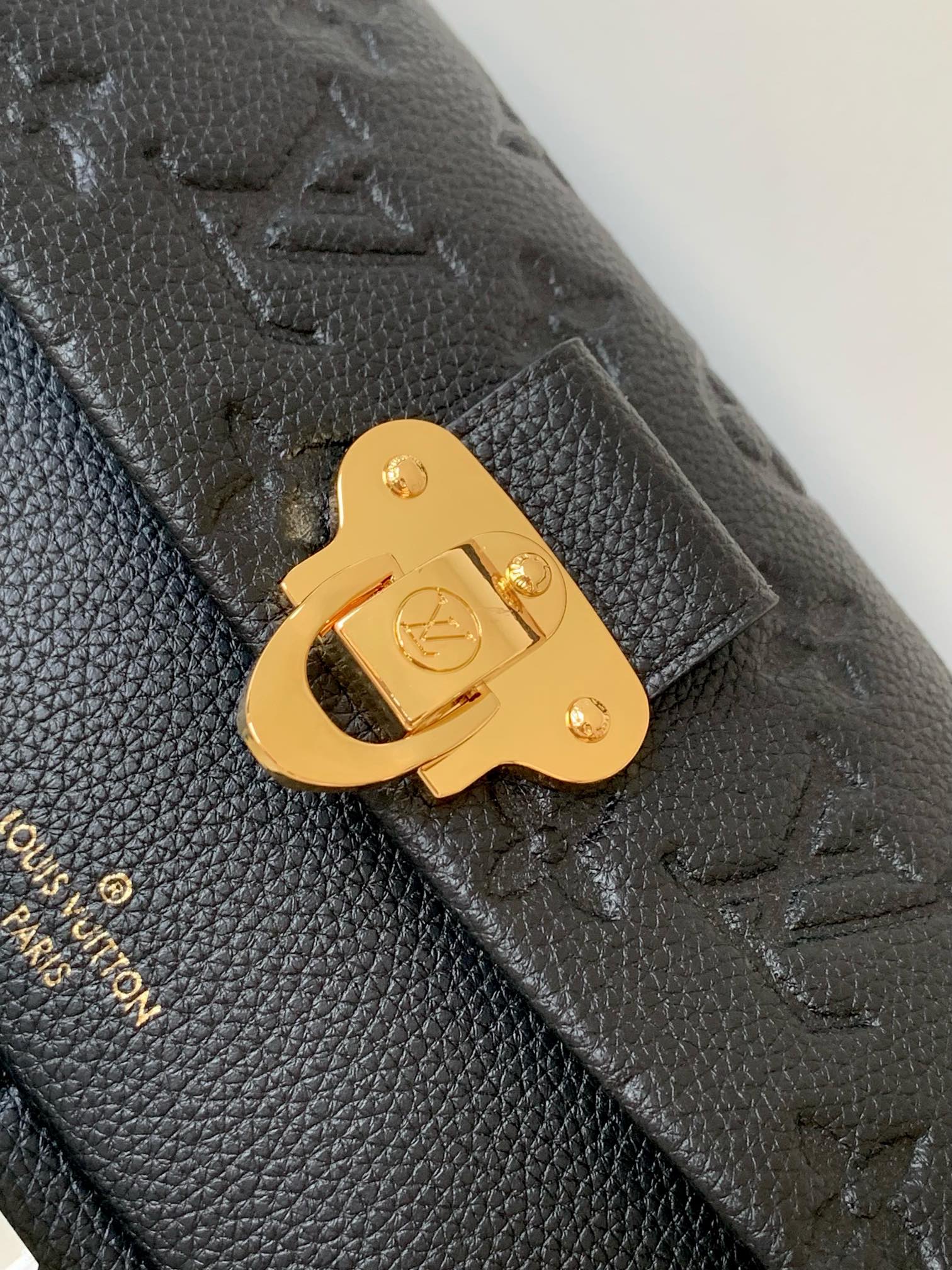 Louis Vuitton M67839 Vavin Chain Wallet