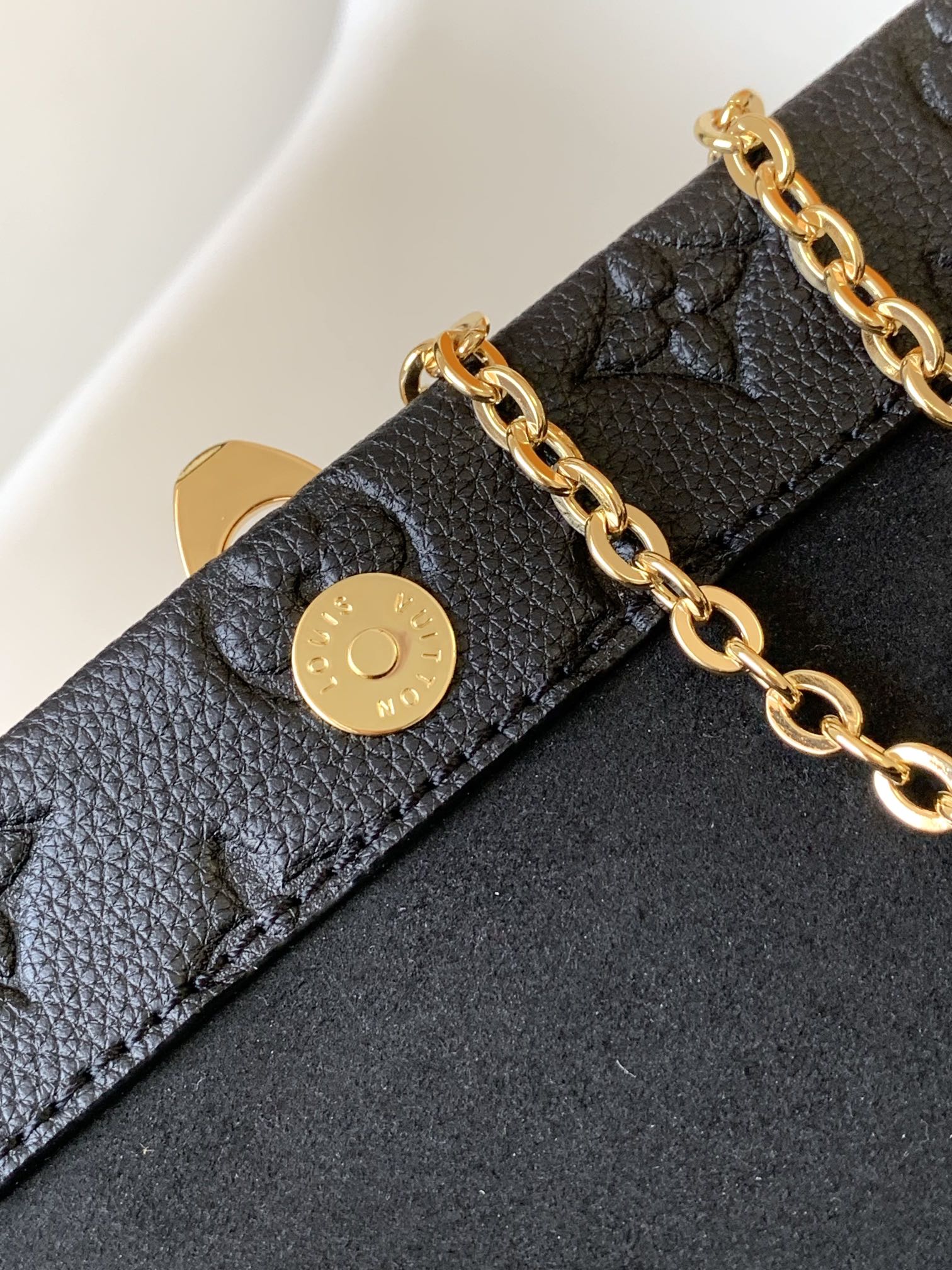 Louis Vuitton M67839 Vavin Chain Wallet