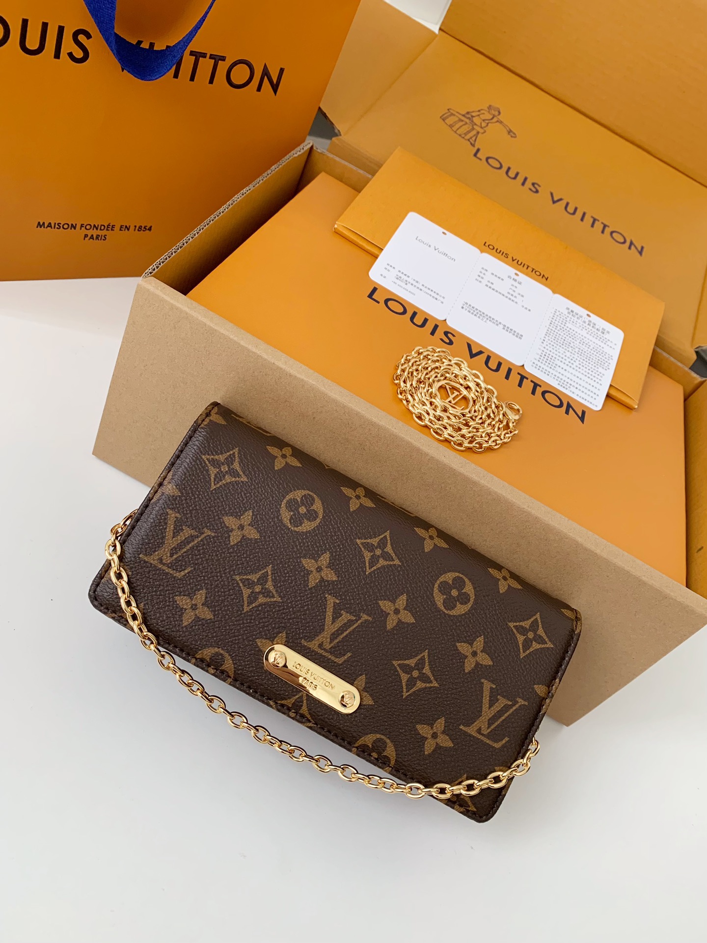 Louis Vuitton M82509 Wallet On Chain Lily