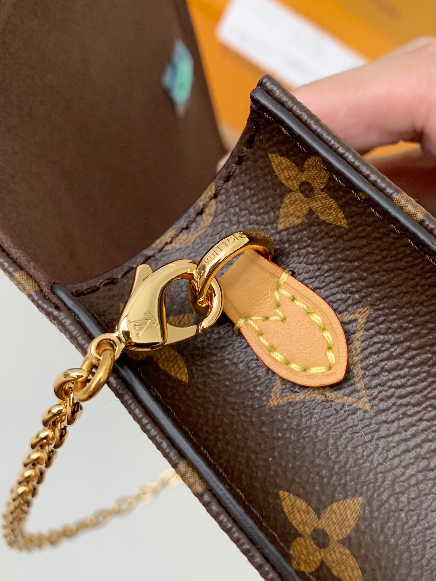 Louis Vuitton M82509 Wallet On Chain Lily