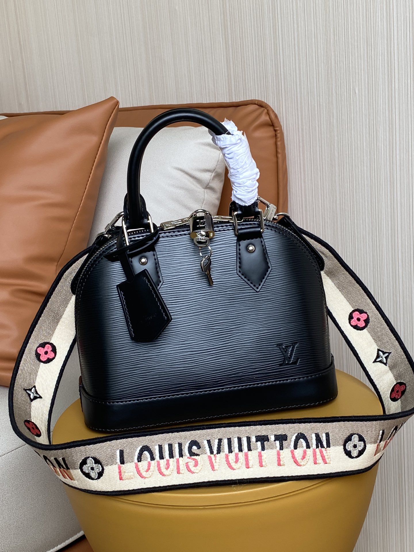 Louis Vuitton M40302 Alma PM