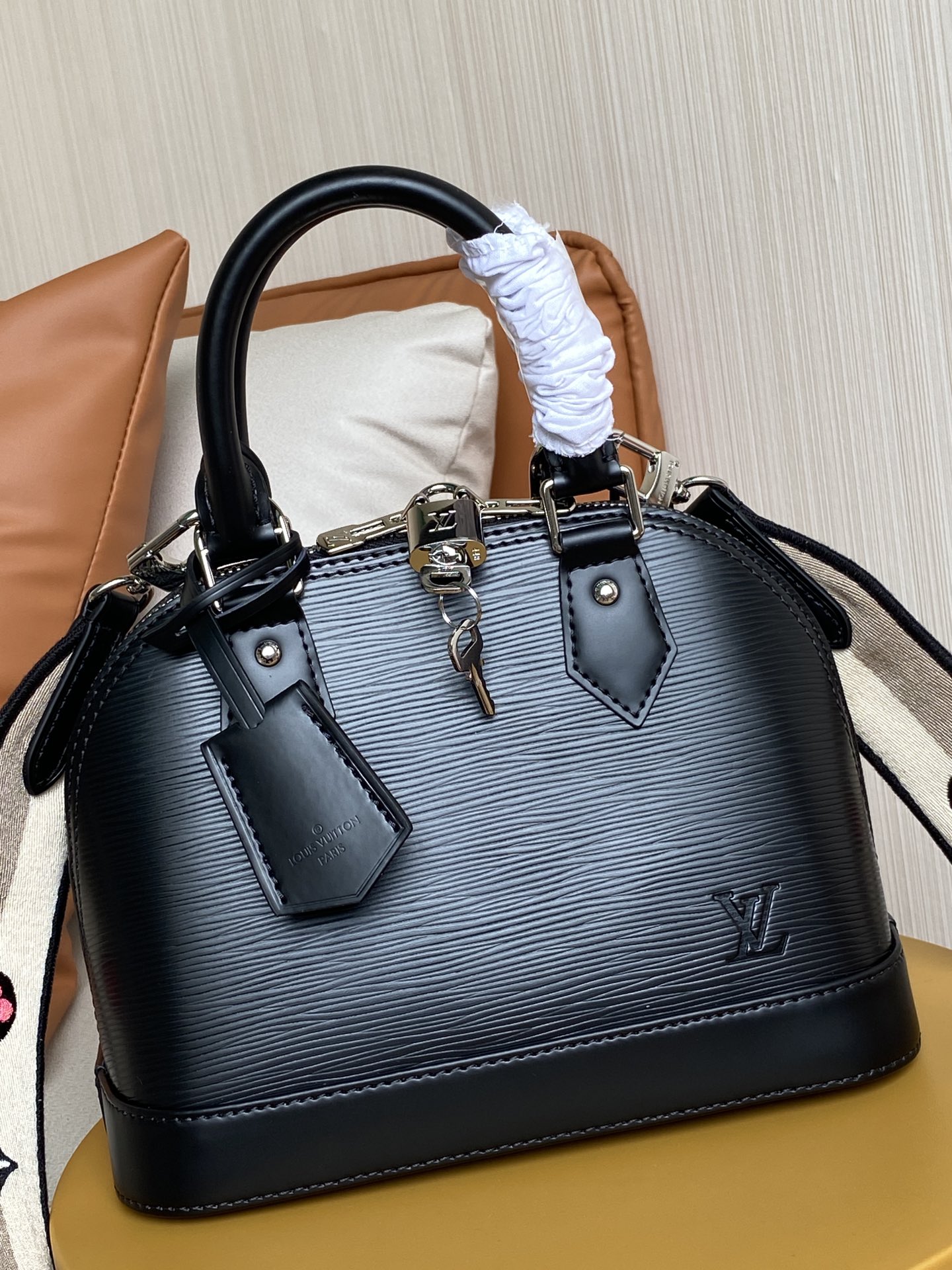 Louis Vuitton M40302 Alma PM