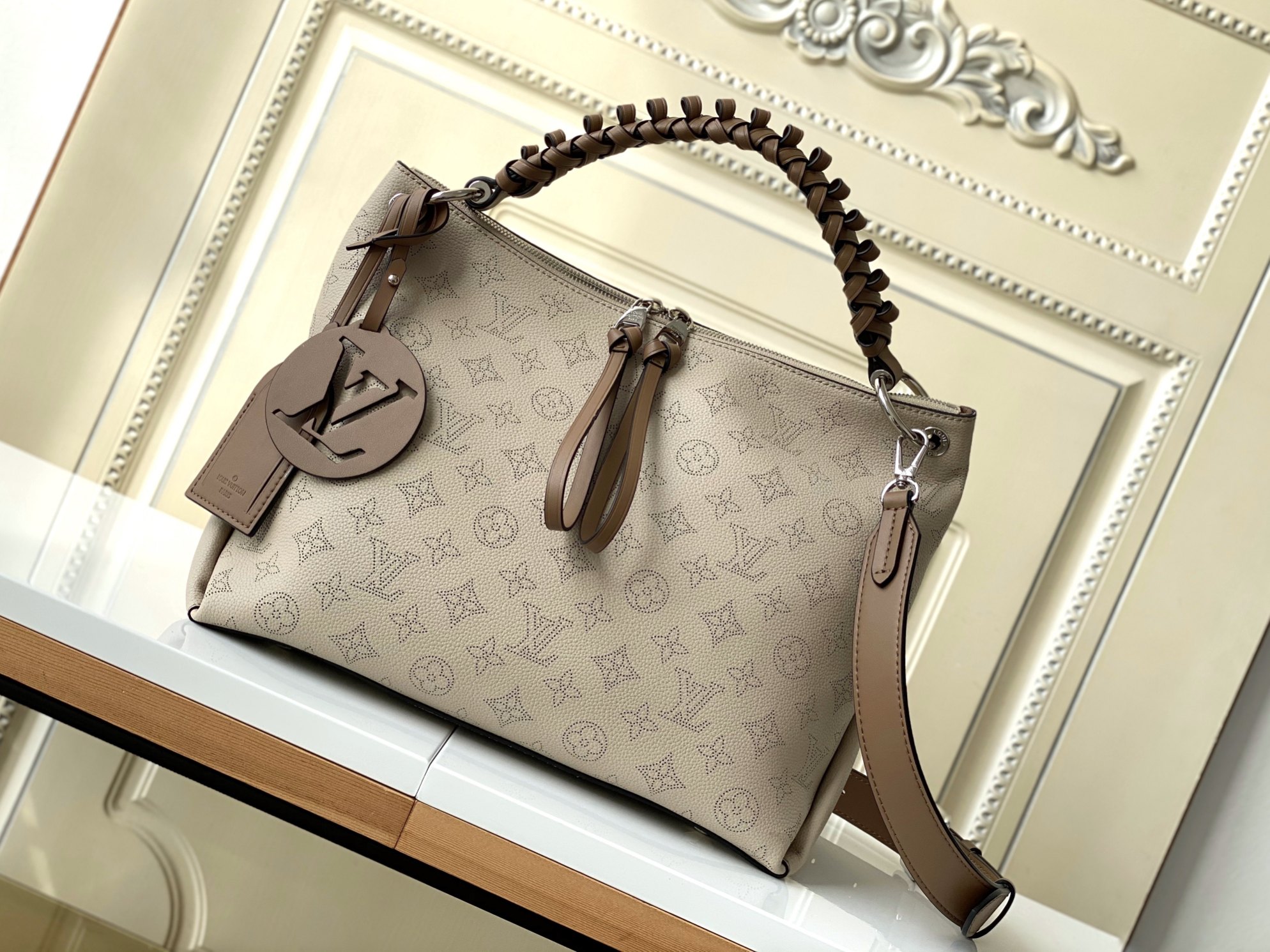 Louis Vuitton M56084 Beaubourg Hobo MM