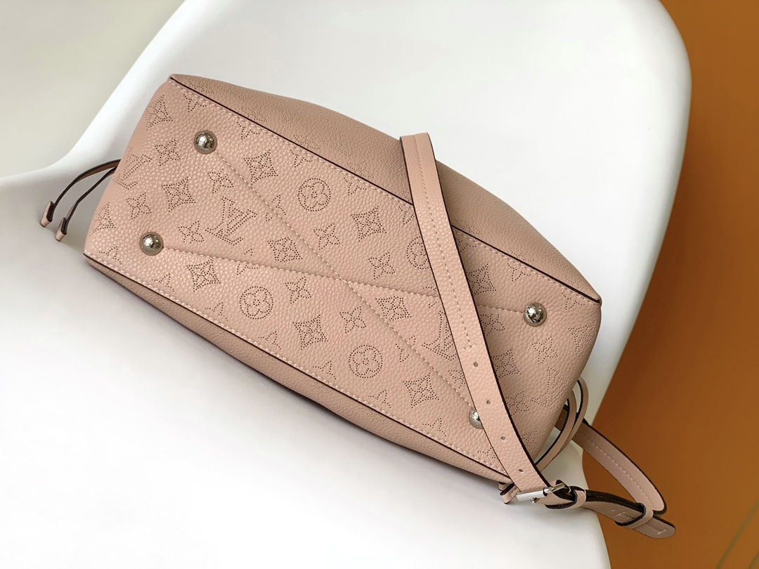 Louis Vuitton M22615 Bella Tote