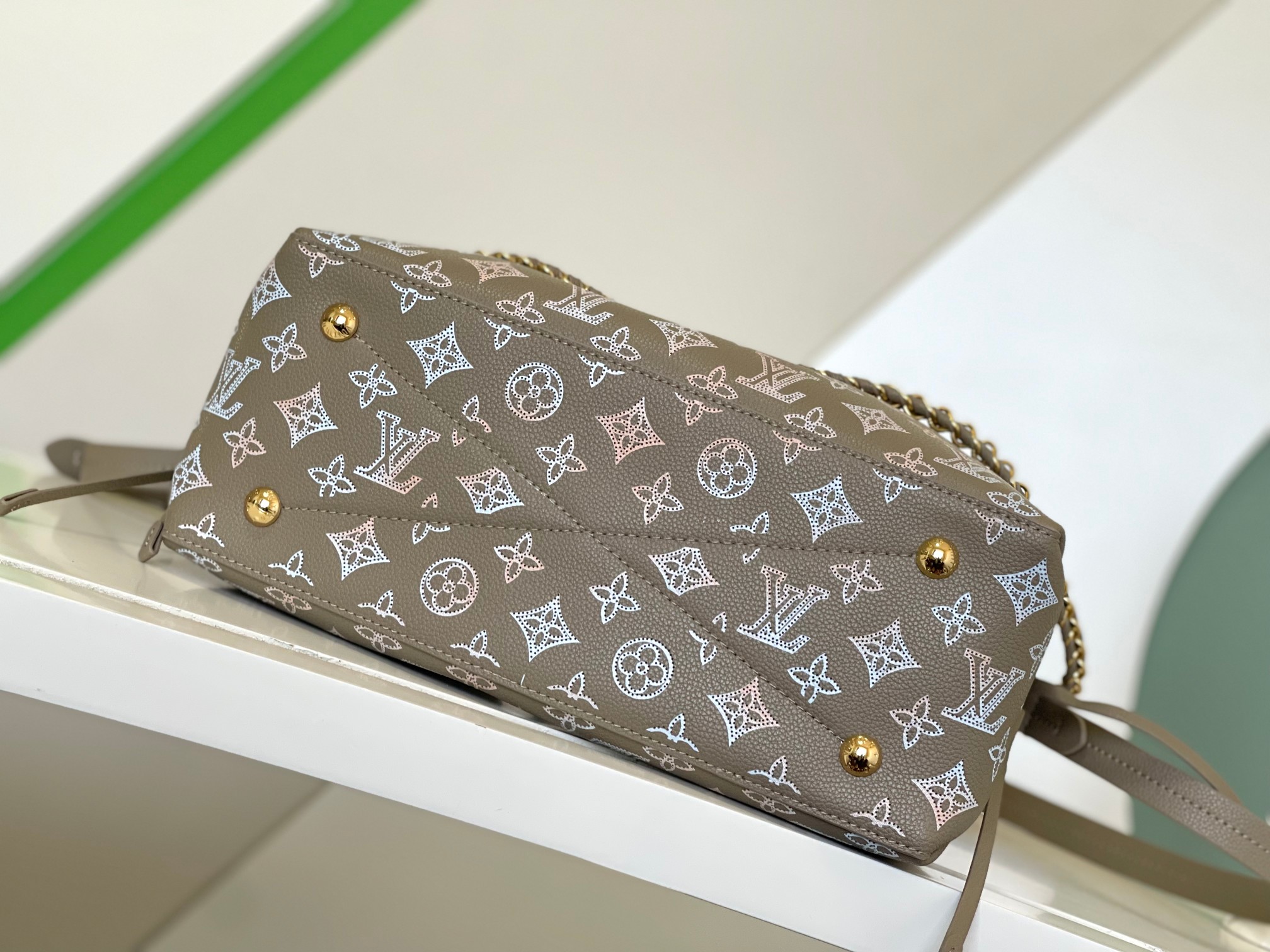 Louis Vuitton M23395 Bella Tote (2)