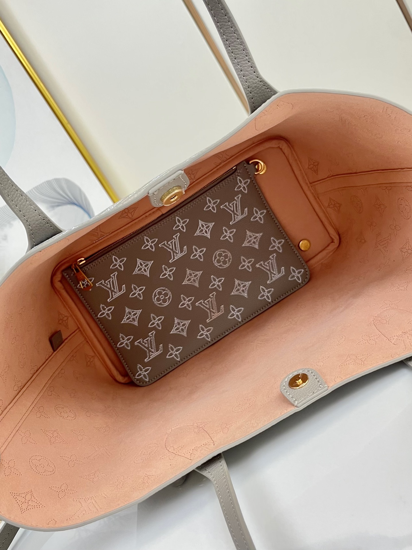 Louis Vuitton M23387 Blossom MM