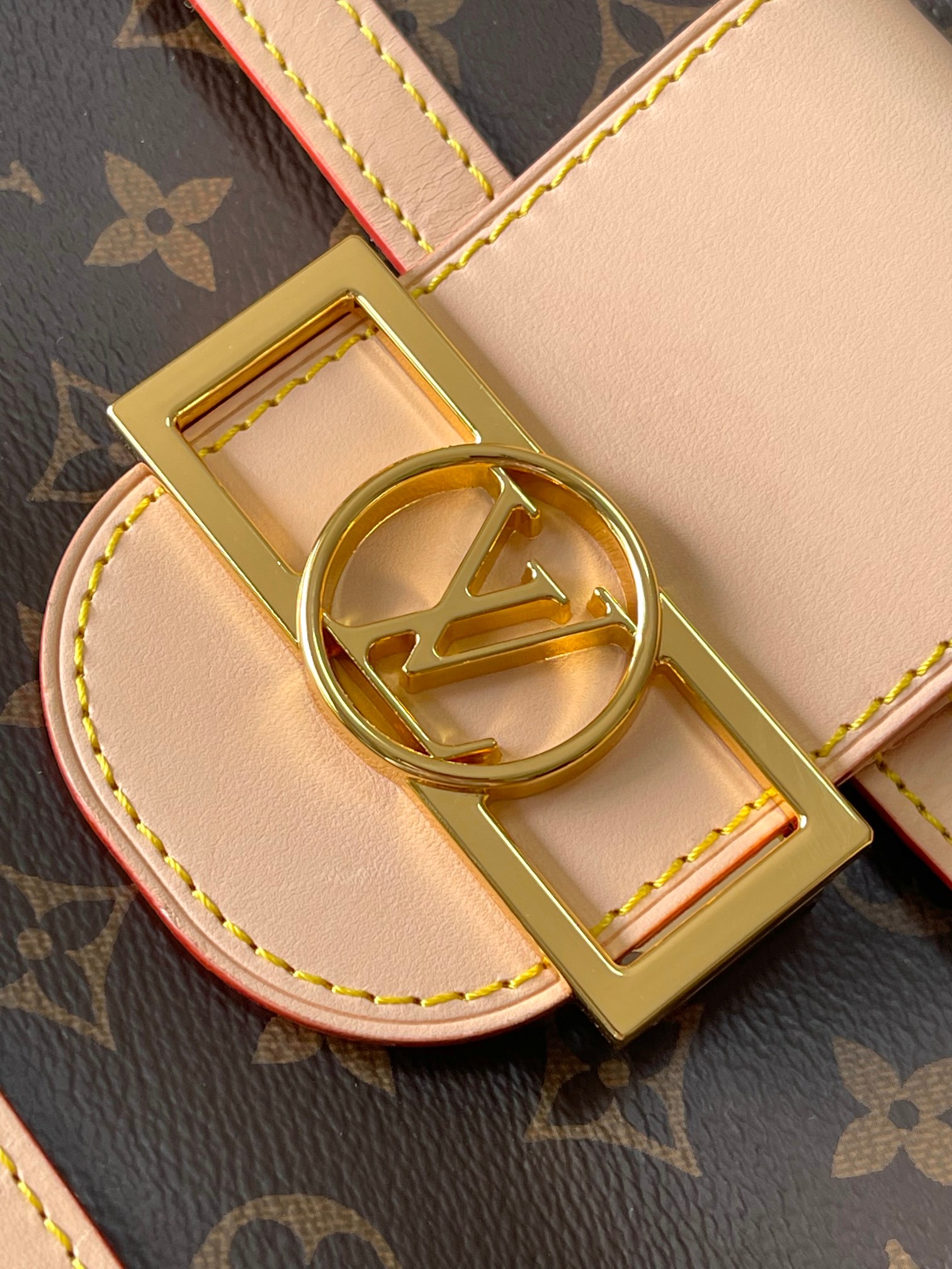 Louis Vuitton M47149 Dauphine Soft GM