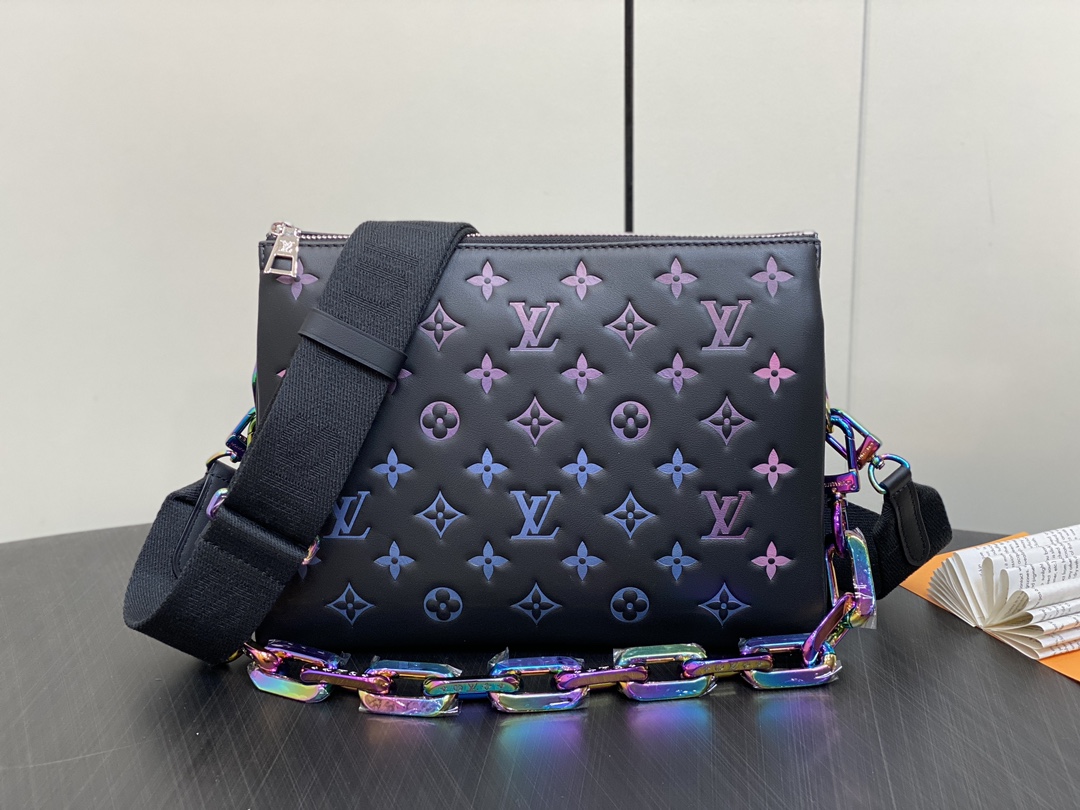 Louis Vuitton M23618 Coussin PM (7)