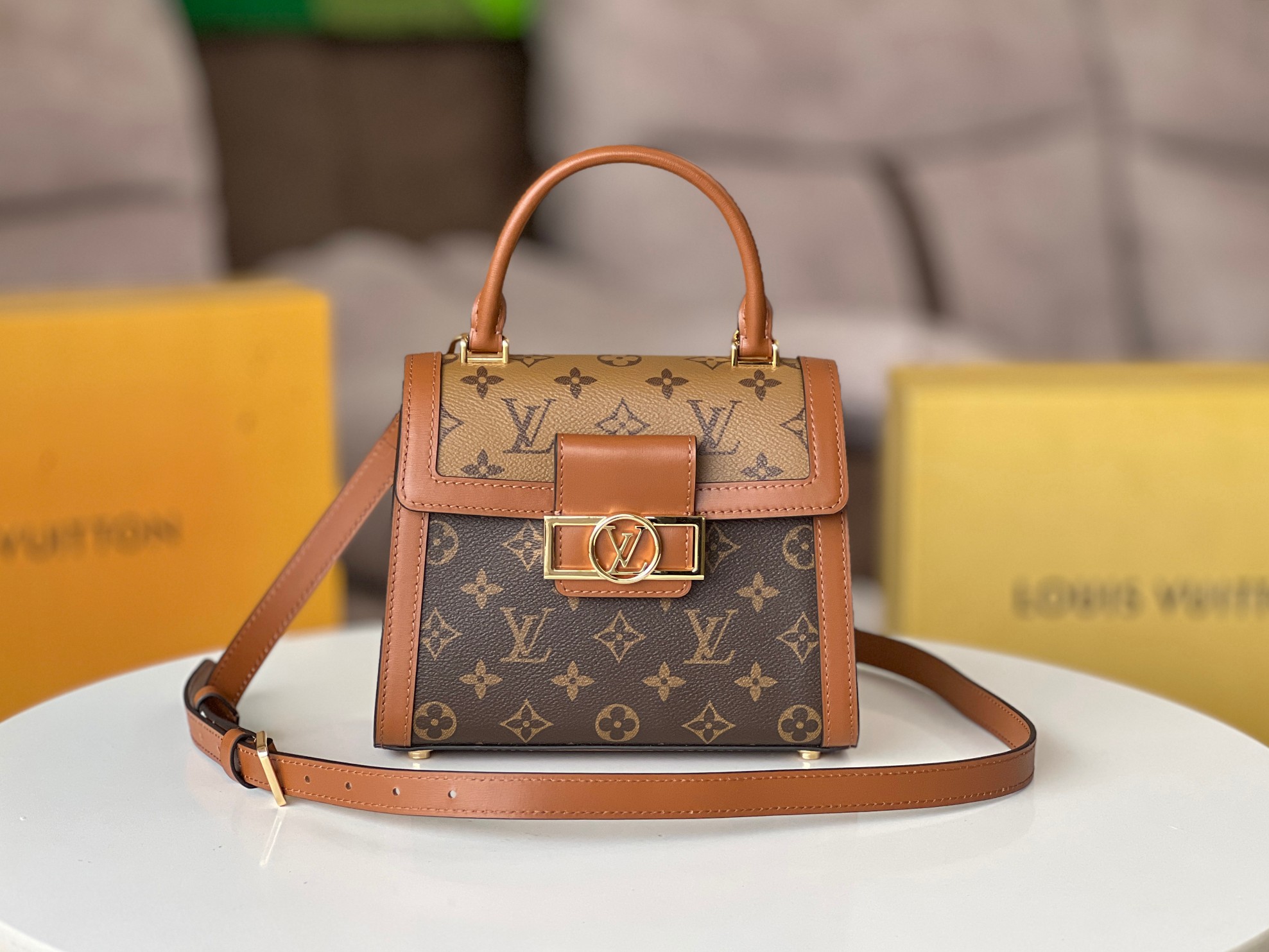 Louis Vuitton M46751 Dauphine Capitale