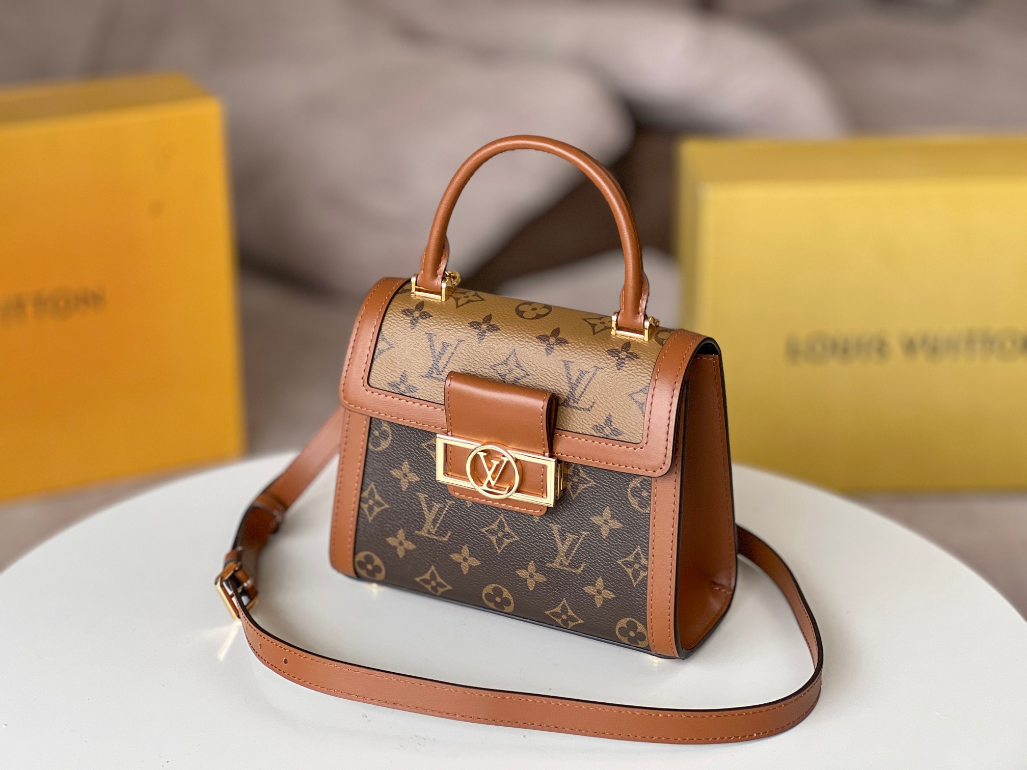 Louis Vuitton M46751 Dauphine Capitale