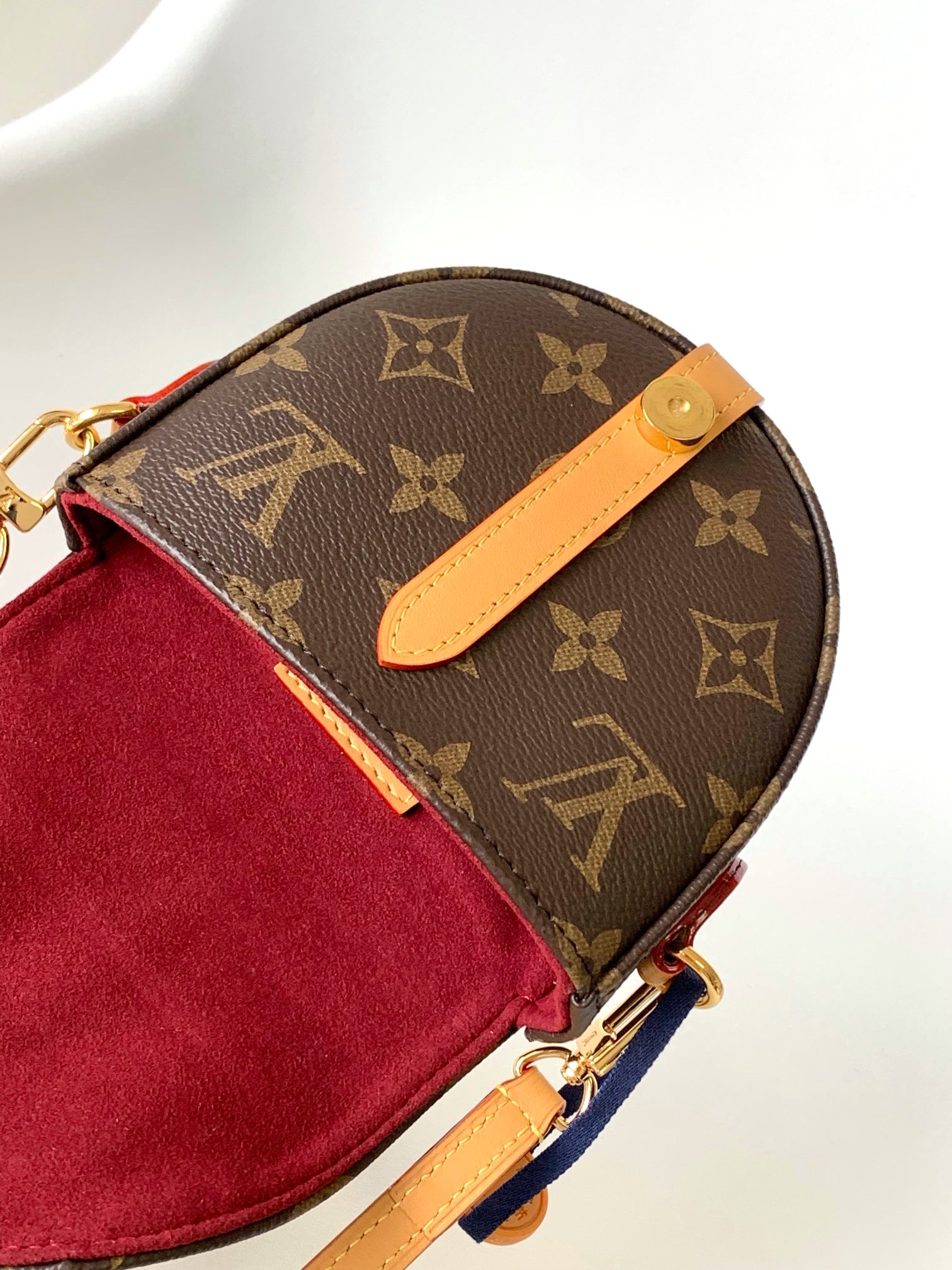 Louis Vuitton M46643 Micro Chantilly