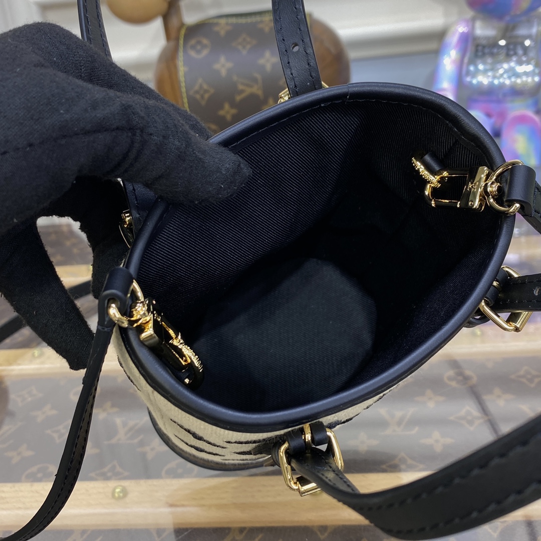 Louis Vuitton M82418 Nano Bucket