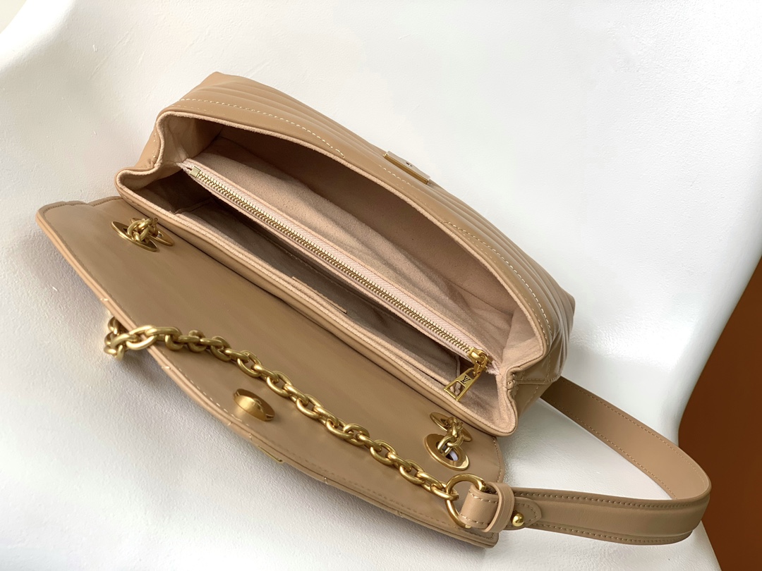 Louis Vuitton M22212 New Wave Chain Bag MM