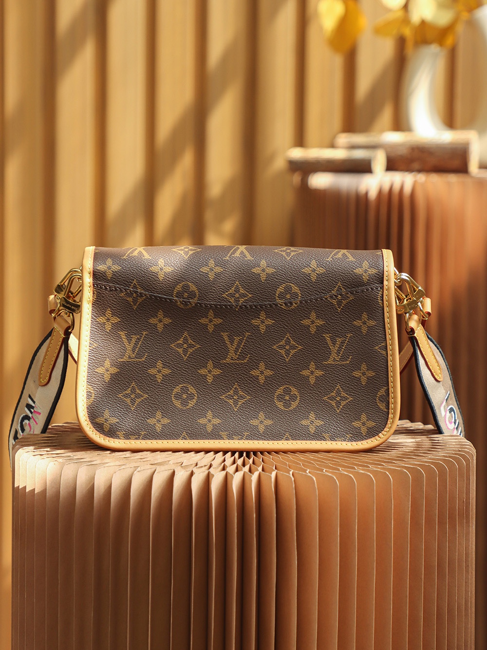 Louis Vuitton M45985 Diane (2)