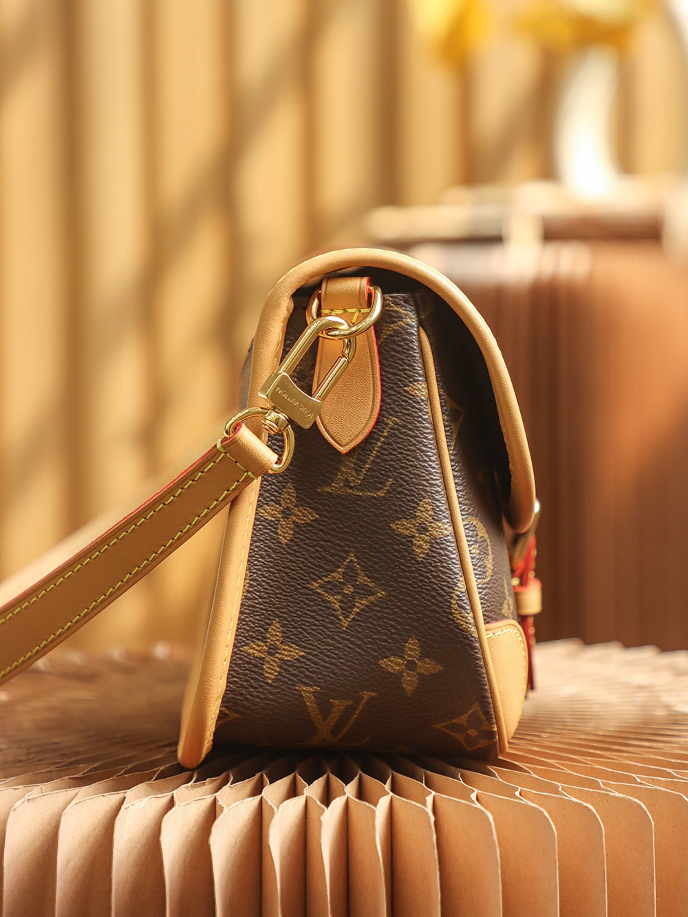 Louis Vuitton M45985 Diane (2)