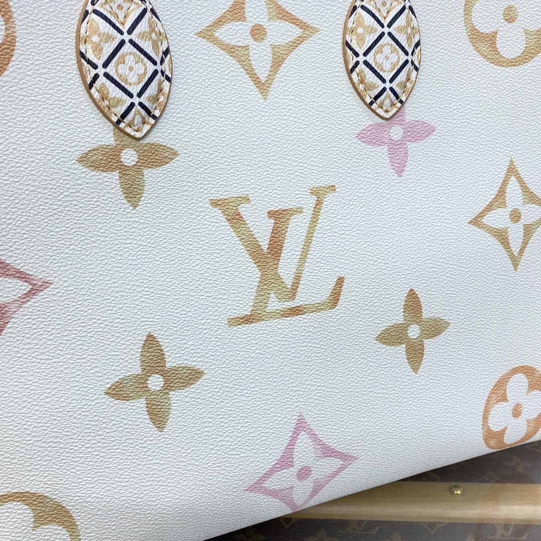 Louis Vuitton M22975 OnTheGo MM