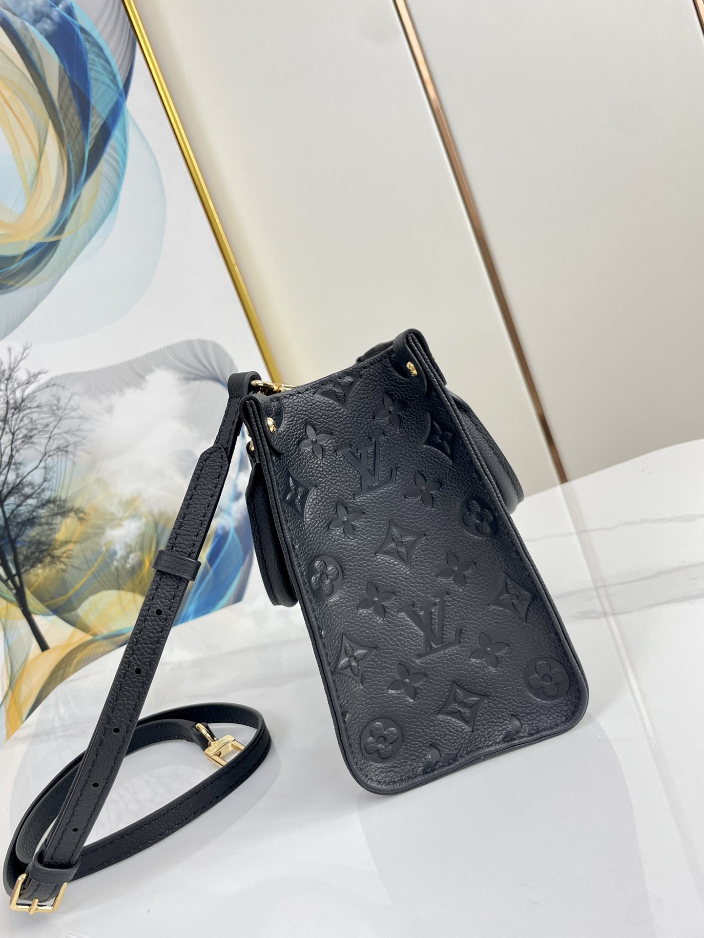 Louis Vuitton M46733 OnTheGo PM