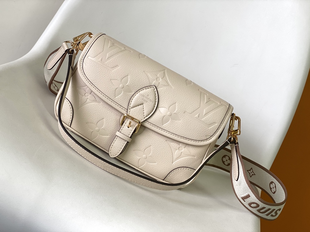 Louis Vuitton M46388 Diane (4)