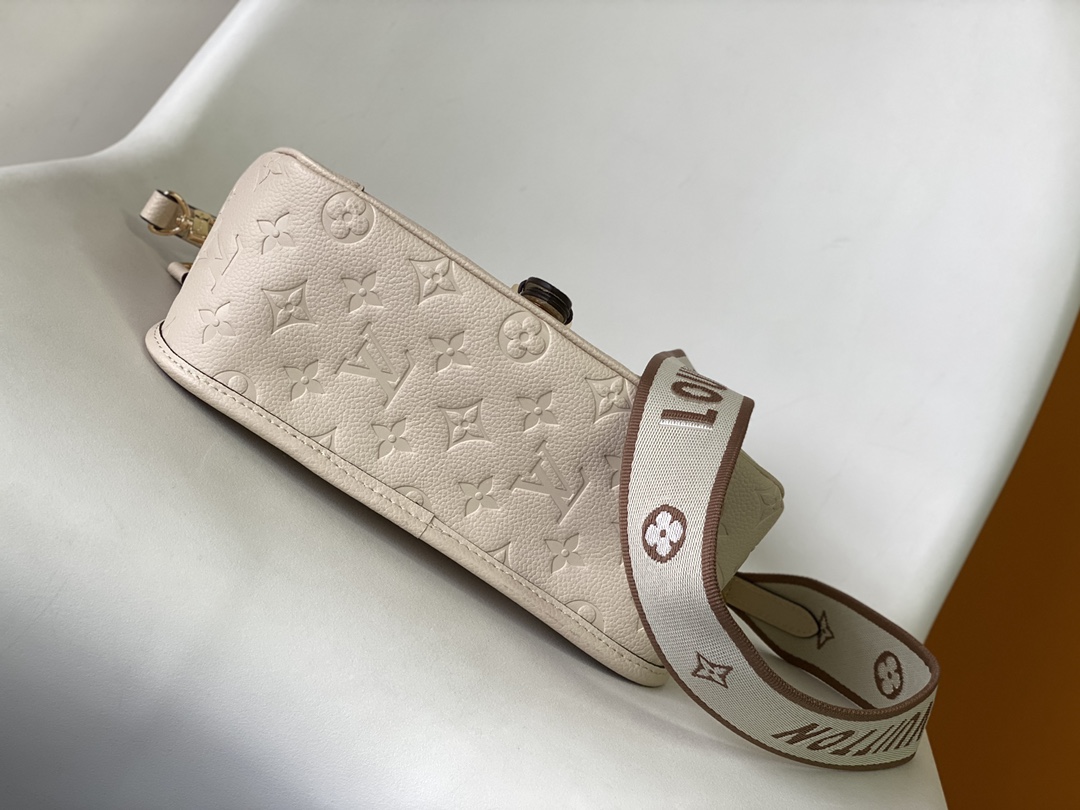 Louis Vuitton M46388 Diane (4)