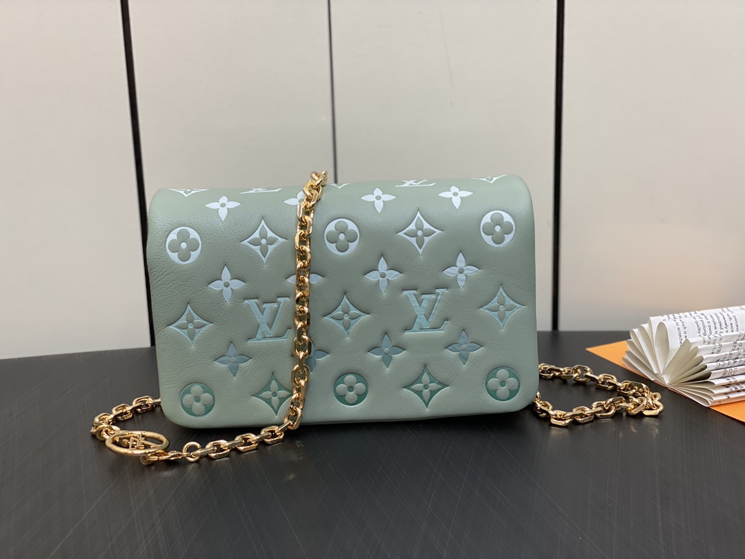 Louis Vuitton M82474 Pochette Coussin