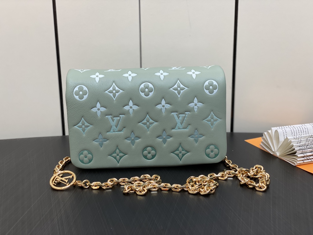 Louis Vuitton M82474 Pochette Coussin