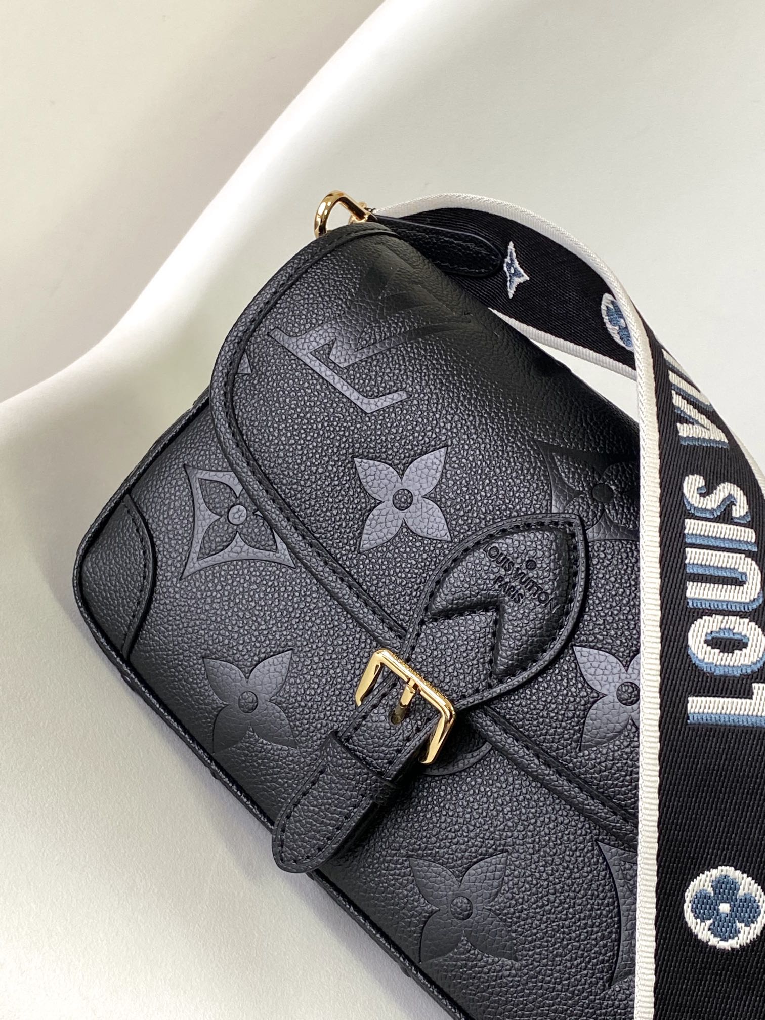 Louis Vuitton M46386 Diane (5)