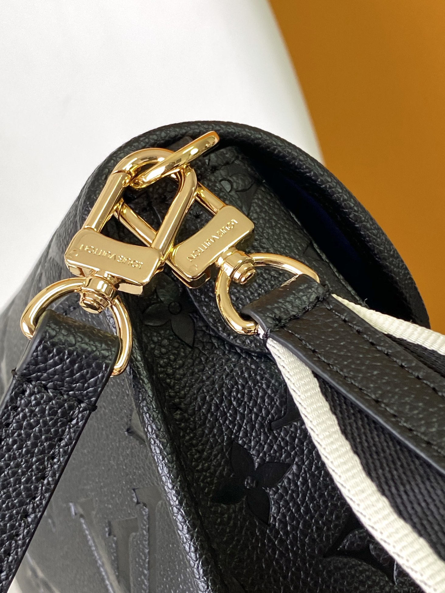 Louis Vuitton M46386 Diane (5)