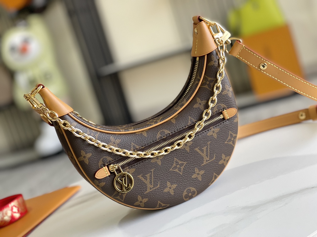 Louis Vuitton M81098 Loop (2)