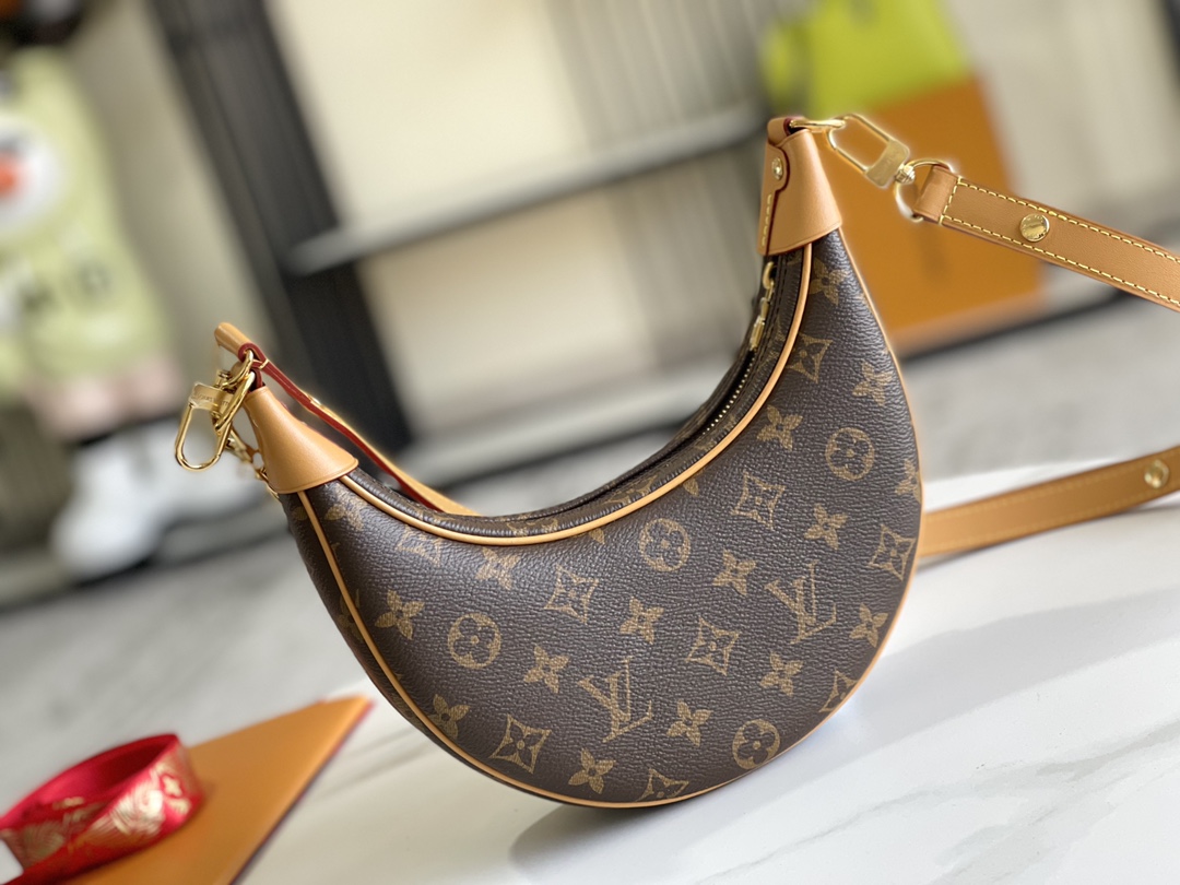 Louis Vuitton M81098 Loop (2)