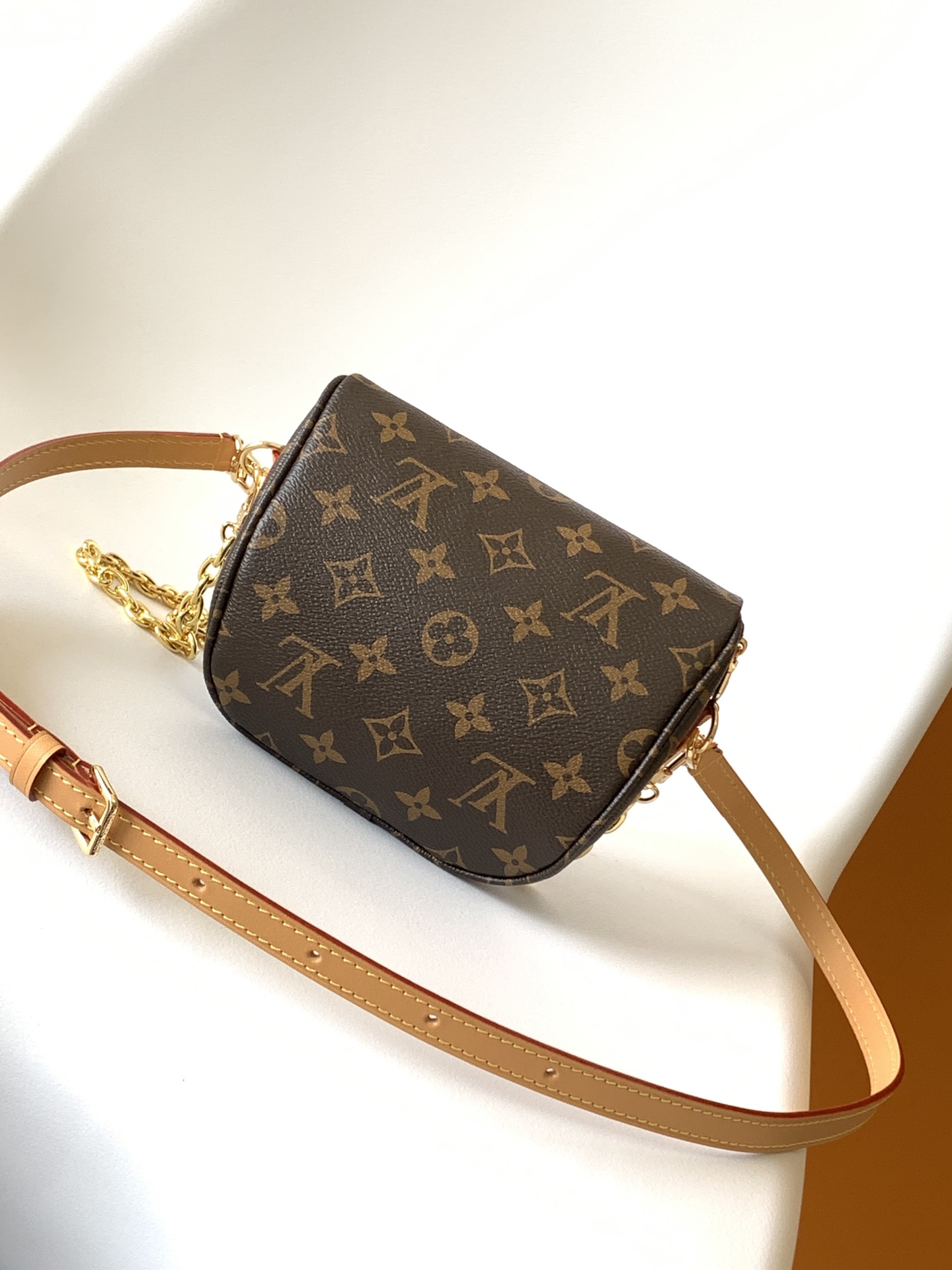 Louis Vuitton M82335 Mini Bumbag (4)